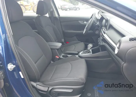 2021 Kia Forte Lxs z USA, uszkodzony, nr VIN 3KPF24AD4ME333120